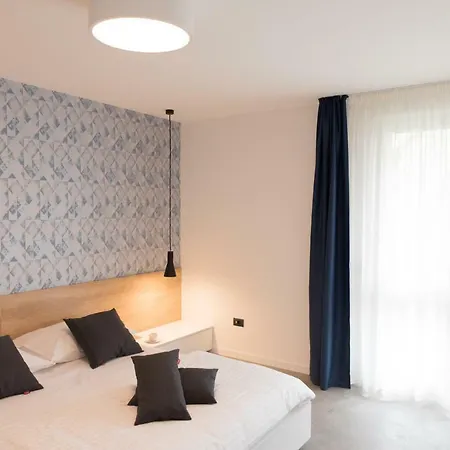 Bcadria * Σπλιτ